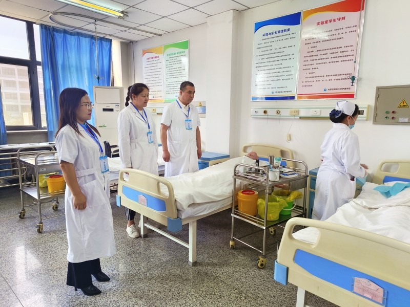 考试现场 (2).jpg