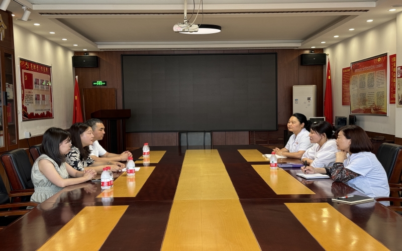 座谈交流.jpg 座谈交流.jpg