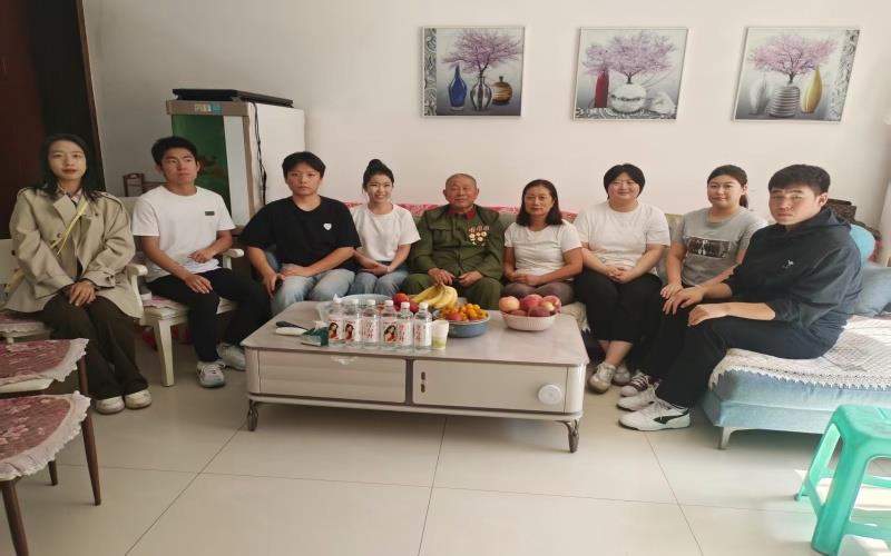 听老山故事，育爱国情怀 ——《健康管理》课程进社区​